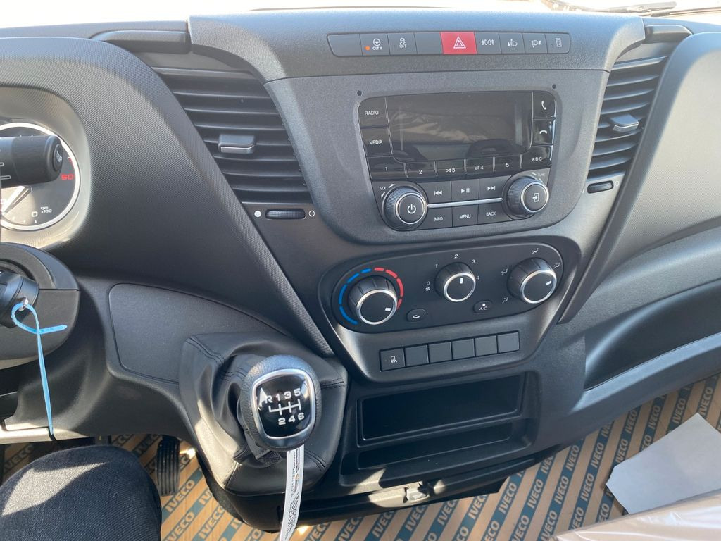 Iveco Daily Koffer mit LBW SOFORT Euro6E Iveco Daily Koffer mit LBW SOFORT Euro6E - Fourgon grand volume: photos 3 Iveco Daily Koffer mit LBW SOFORT Euro6E Iveco Daily Koffer mit LBW SOFORT Euro6E - Fourgon grand volume: photos 3