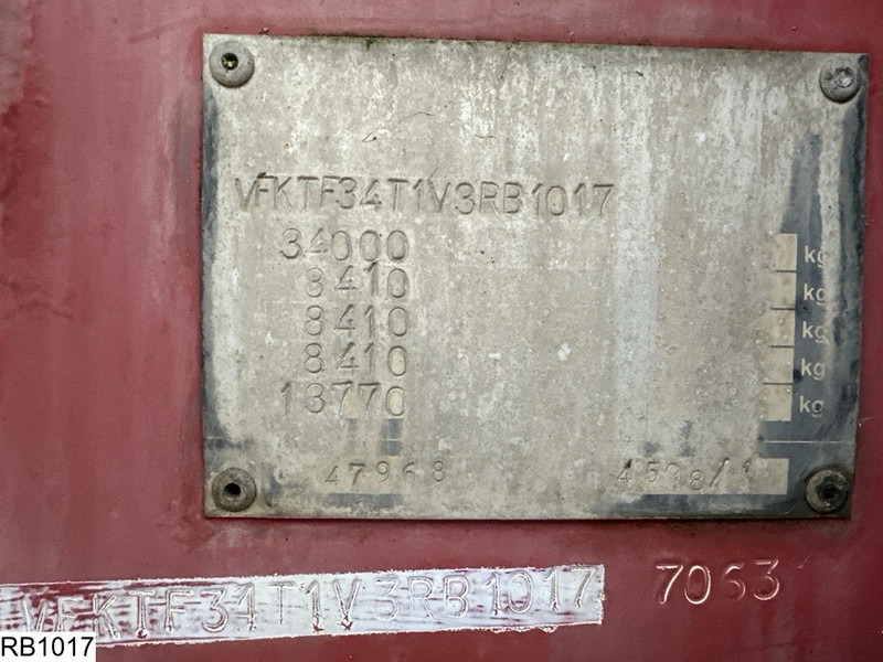 Fruehauf Fuel 39886 Liter, 7 Compartments - Semi-remorque citerne: photos 5 Fruehauf Fuel 39886 Liter, 7 Compartments - Semi-remorque citerne: photos 5
