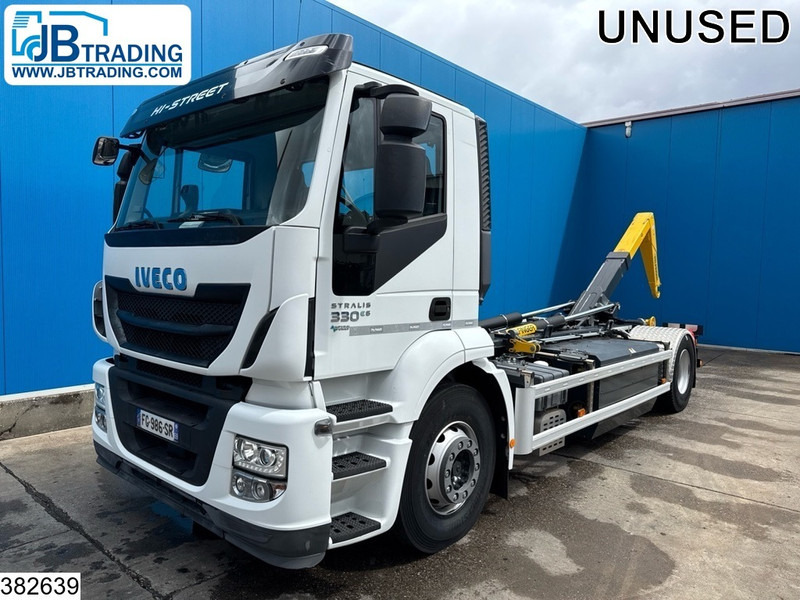 Iveco Stralis 330 CNG Unused, EURO 6, Retarder, Palfinger - Camion ampliroll: photos 1 Iveco Stralis 330 CNG Unused, EURO 6, Retarder, Palfinger - Camion ampliroll: photos 1