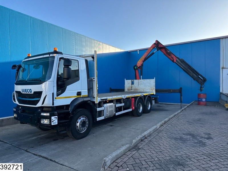 Iveco Trakker 360 6x4, EURO 6, Palfinger, Remote - Camion plateau, Camion grue: photos 3 Iveco Trakker 360 6x4, EURO 6, Palfinger, Remote - Camion plateau, Camion grue: photos 3