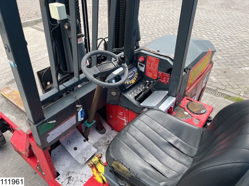 Moffett M4 20.3 3x3, H 3,90 mtr, 2000 KG - Chariot embarqué: photos 4 Moffett M4 20.3 3x3, H 3,90 mtr, 2000 KG - Chariot embarqué: photos 4
