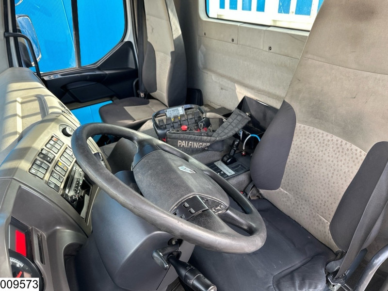 Camion plateau, Camion grue Renault Kerax 380 Dxi 6X4, EURO 6, Retarder, Palfinger, Remote: photos 8 Camion plateau, Camion grue Renault Kerax 380 Dxi 6X4, EURO 6, Retarder, Palfinger, Remote: photos 8