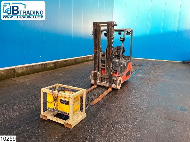 Toyota 8FBEKT18 1800KG, 4.7M, 6492h, charger - Chariot élévateur électrique: photos 1 Toyota 8FBEKT18 1800KG, 4.7M, 6492h, charger - Chariot élévateur électrique: photos 1