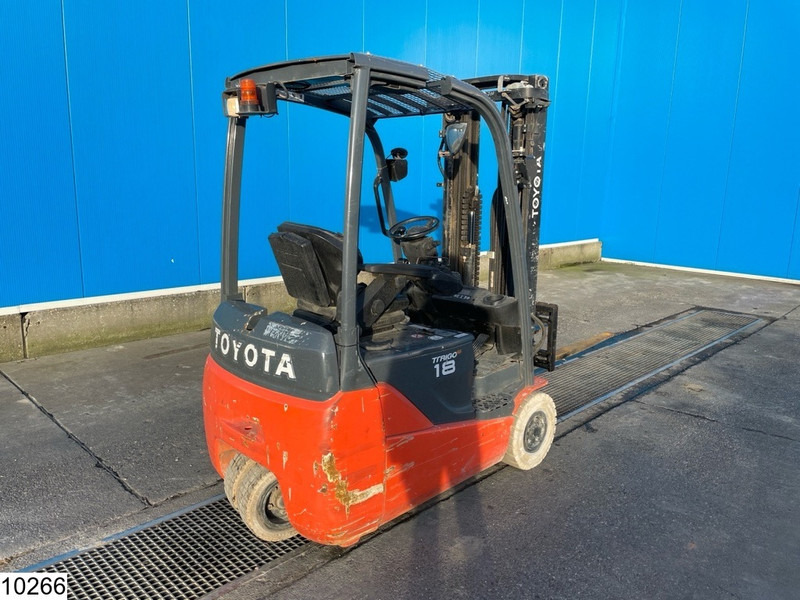 Toyota 8FBEKT18 1800KG, H 4.7M, 7764h, charger - Chariot élévateur électrique: photos 2 Toyota 8FBEKT18 1800KG, H 4.7M, 7764h, charger - Chariot élévateur électrique: photos 2