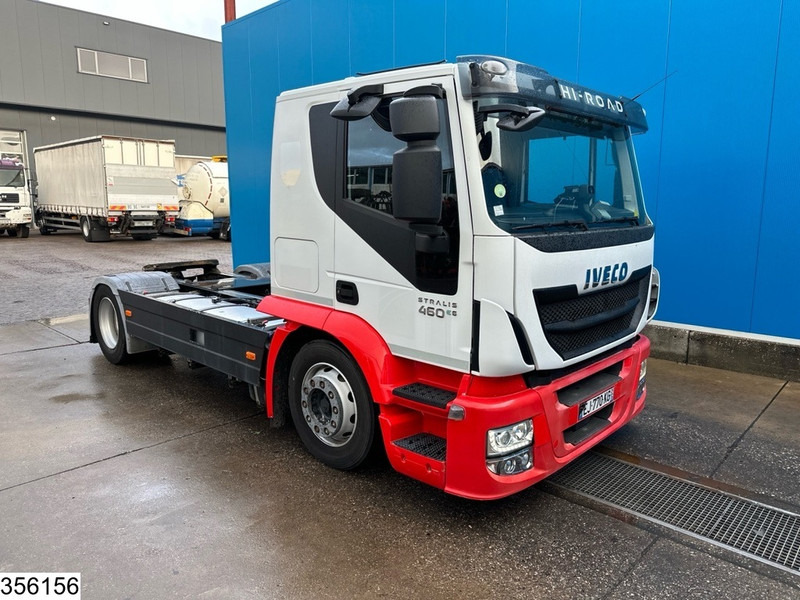 Iveco Stralis 460 EURO 6, Retarder, PTO, LOHR, Standairco - Tracteur routier: photos 3 Iveco Stralis 460 EURO 6, Retarder, PTO, LOHR, Standairco - Tracteur routier: photos 3