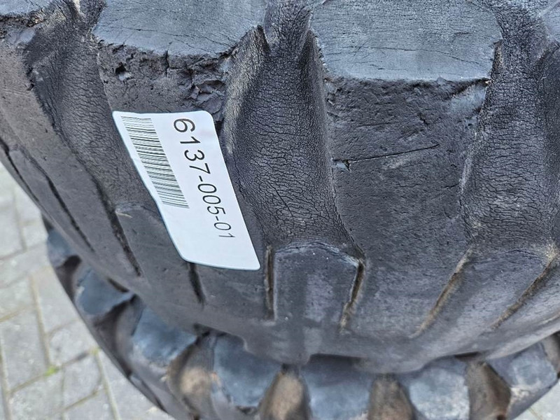 Ahlmann AL95-Titan 12.5/80-18-Tire/Reifen/Band - Pneus et jantes pour Engins de chantier: photos 2 Ahlmann AL95-Titan 12.5/80-18-Tire/Reifen/Band - Pneus et jantes pour Engins de chantier: photos 2