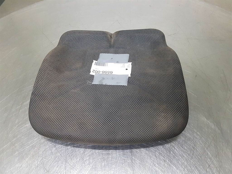 Ahlmann AZ14-4104385A-Cushion/Sitzbezug/Stoel kussen - Cabine et intérieur pour Engins de chantier: photos 1 Ahlmann AZ14-4104385A-Cushion/Sitzbezug/Stoel kussen - Cabine et intérieur pour Engins de chantier: photos 1