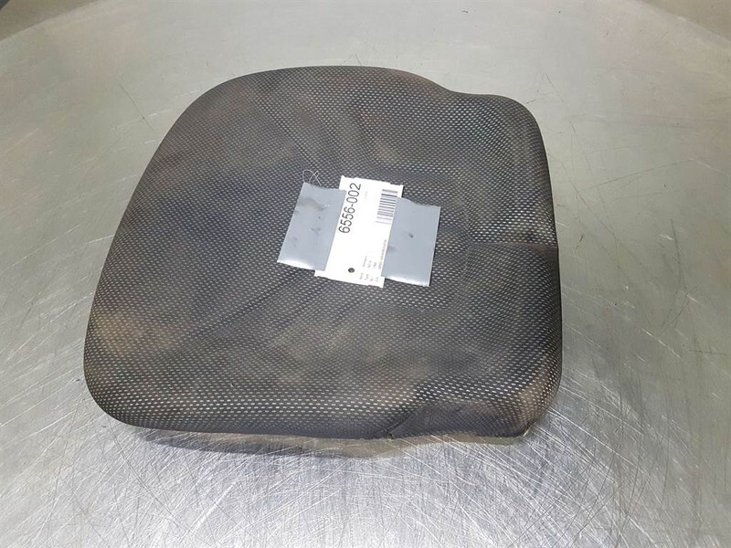 Ahlmann AZ14-4104385A-Cushion/Sitzbezug/Stoel kussen - Cabine et intérieur pour Engins de chantier: photos 2 Ahlmann AZ14-4104385A-Cushion/Sitzbezug/Stoel kussen - Cabine et intérieur pour Engins de chantier: photos 2