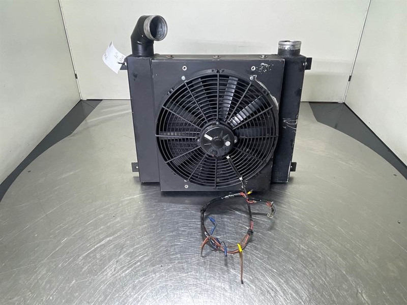 Ahlmann AZ14-4108508A/4181460A-Cooler/Kühler/Koeler - Moteur pour Engins de chantier: photos 1 Ahlmann AZ14-4108508A/4181460A-Cooler/Kühler/Koeler - Moteur pour Engins de chantier: photos 1