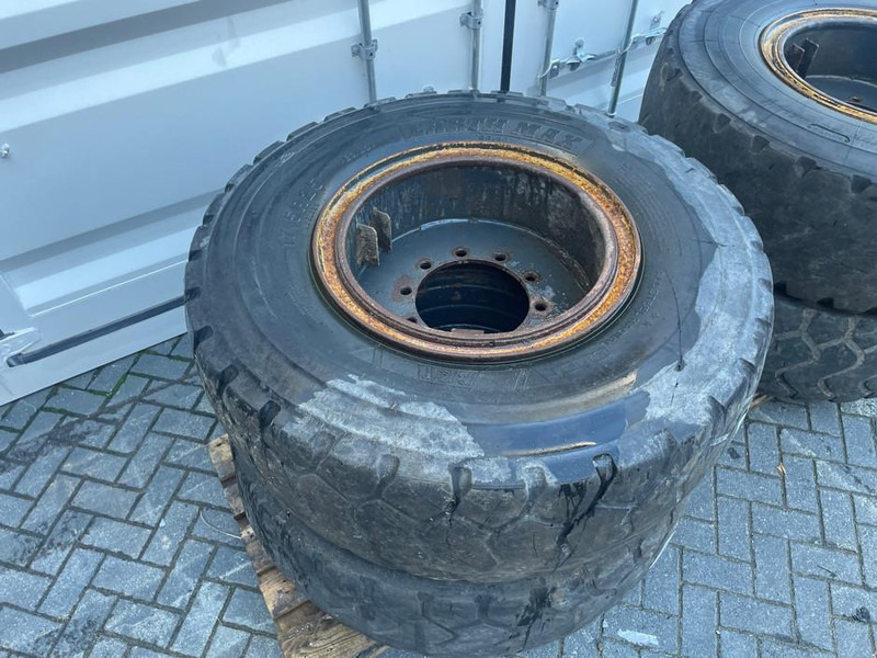 Ahlmann AZ14-BKT 17.5R25-Tire/Reifen/Band - Pneus et jantes pour Engins de chantier: photos 2 Ahlmann AZ14-BKT 17.5R25-Tire/Reifen/Band - Pneus et jantes pour Engins de chantier: photos 2