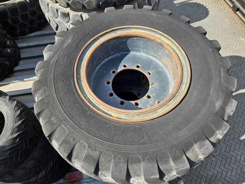 Ahlmann AZ14-CEAT 17.5-25-Tire/Reifen/Band - Pneus et jantes pour Engins de chantier: photos 3 Ahlmann AZ14-CEAT 17.5-25-Tire/Reifen/Band - Pneus et jantes pour Engins de chantier: photos 3