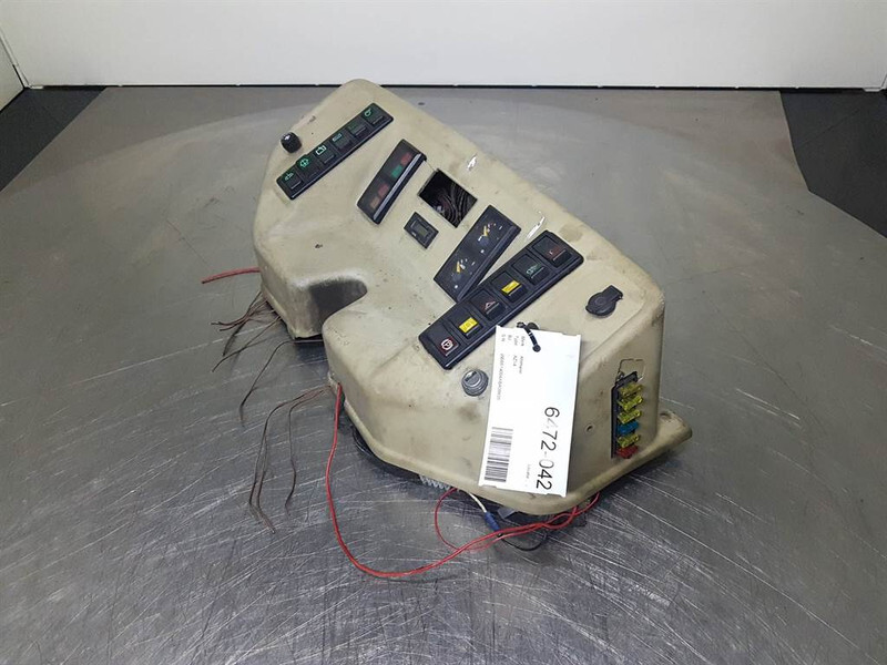 Ahlmann AZ14 - Dashboard/Console/Konsole - Cabine et intérieur pour Engins de chantier: photos 2 Ahlmann AZ14 - Dashboard/Console/Konsole - Cabine et intérieur pour Engins de chantier: photos 2