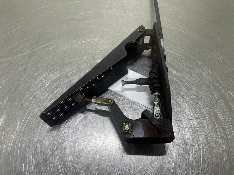 Ahlmann AZ6-4104384A-Gas pedal - Cabine et intérieur pour Engins de chantier: photos 4 Ahlmann AZ6-4104384A-Gas pedal - Cabine et intérieur pour Engins de chantier: photos 4