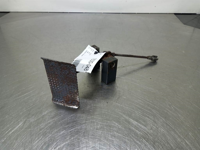 Ahlmann AZ6-4139691K-Pedal/Zwenkpedaal - Cabine et intérieur pour Engins de chantier: photos 2 Ahlmann AZ6-4139691K-Pedal/Zwenkpedaal - Cabine et intérieur pour Engins de chantier: photos 2