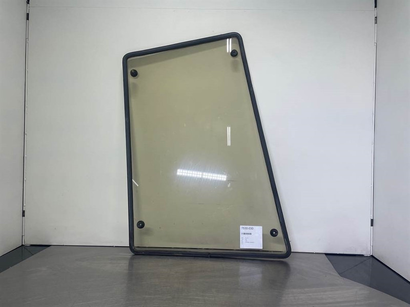 Ahlmann AZ6-4197784A-Window/Seitenscheibe/Ruit - Cabine et intérieur pour Engins de chantier: photos 1 Ahlmann AZ6-4197784A-Window/Seitenscheibe/Ruit - Cabine et intérieur pour Engins de chantier: photos 1