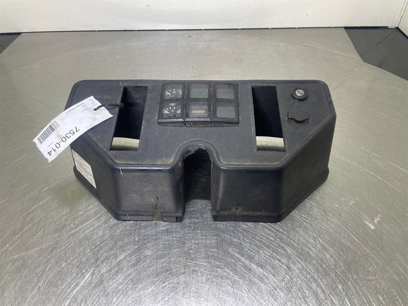 Ahlmann AZ6 - Dashboard/Console/Konsole - Cabine et intérieur pour Engins de chantier: photos 1 Ahlmann AZ6 - Dashboard/Console/Konsole - Cabine et intérieur pour Engins de chantier: photos 1