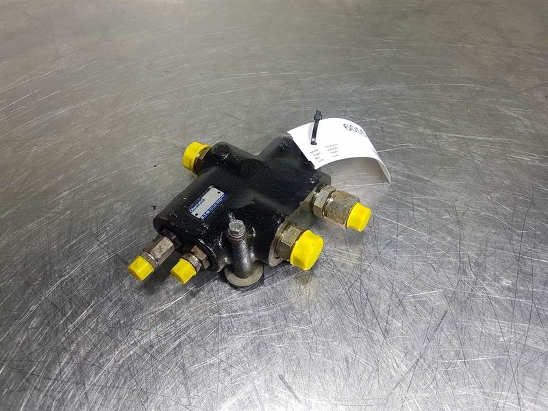 Char-Lynn 6061457002 - Kramer 320 - Priority valve - Hydraulique pour Engins de chantier: photos 2 Char-Lynn 6061457002 - Kramer 320 - Priority valve - Hydraulique pour Engins de chantier: photos 2