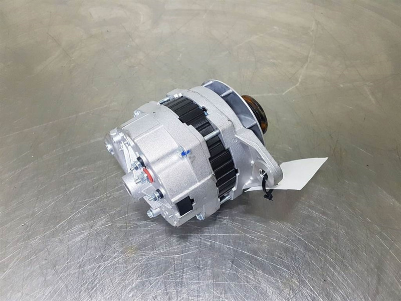 Cummins QSB5.9C-24V 70A-Alternator/Lichtmaschine/Dynamo - Moteur pour Engins de chantier: photos 4 Cummins QSB5.9C-24V 70A-Alternator/Lichtmaschine/Dynamo - Moteur pour Engins de chantier: photos 4