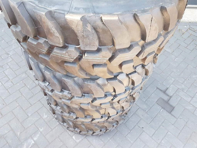 DUNLOP mitas covers -405/70-R18 (15.5/70-R18)-Tire/Reifen - Pneus et jantes pour Engins de chantier: photos 3 DUNLOP mitas covers -405/70-R18 (15.5/70-R18)-Tire/Reifen - Pneus et jantes pour Engins de chantier: photos 3
