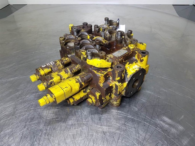 David Brown MVBT01059 - Komatsu WA270-3 - Valve - Hydraulique: photos 1 David Brown MVBT01059 - Komatsu WA270-3 - Valve - Hydraulique: photos 1