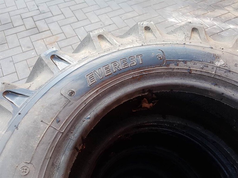 Everest 10.0/75-15.3 - Tire/Reifen/Band - Pneu pour Engins de chantier: photos 3 Everest 10.0/75-15.3 - Tire/Reifen/Band - Pneu pour Engins de chantier: photos 3