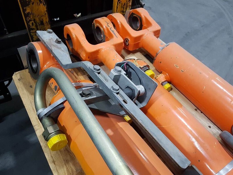 FIAT-HITACHI W 170 - Lifting cylinder/Hubzylinder/Hefcilinder - Hydraulique: photos 3 FIAT-HITACHI W 170 - Lifting cylinder/Hubzylinder/Hefcilinder - Hydraulique: photos 3