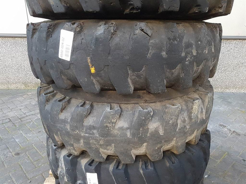 Furukawa W725LS-10.00-20-Tire/Reifen/Band - Pneus et jantes pour Engins de chantier: photos 3 Furukawa W725LS-10.00-20-Tire/Reifen/Band - Pneus et jantes pour Engins de chantier: photos 3
