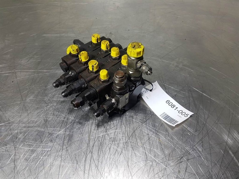 Husco 5000-C868 D - JCB - Valve/Ventile/Ventiel - Hydraulique: photos 1 Husco 5000-C868 D - JCB - Valve/Ventile/Ventiel - Hydraulique: photos 1
