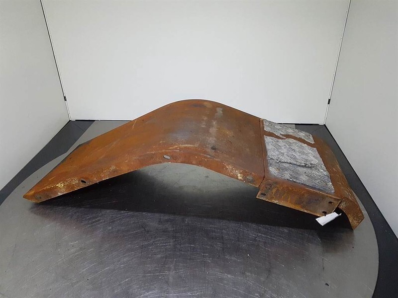 JCB 426E AGRI HT - Mud guard/Kotfluegel/Spatbord - Frame/ Châssis pour Engins de chantier: photos 2 JCB 426E AGRI HT - Mud guard/Kotfluegel/Spatbord - Frame/ Châssis pour Engins de chantier: photos 2