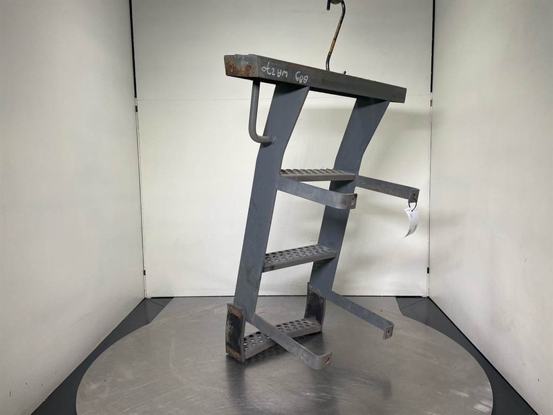 Komatsu WA270-3 - Stair panel/Trittstufen/Traptreden - Frame/ Châssis pour Engins de chantier: photos 4 Komatsu WA270-3 - Stair panel/Trittstufen/Traptreden - Frame/ Châssis pour Engins de chantier: photos 4