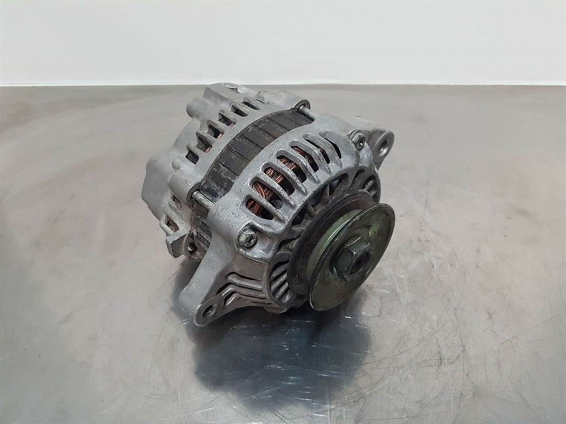 Kubota 12V 60A-A1TA1777-Alternator/Lichtmaschine/Dynamo - Moteur pour Engins de chantier: photos 1 Kubota 12V 60A-A1TA1777-Alternator/Lichtmaschine/Dynamo - Moteur pour Engins de chantier: photos 1