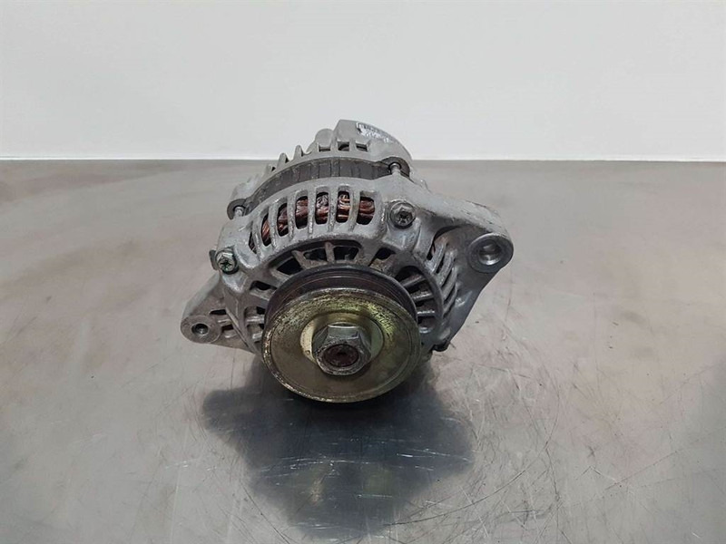 Kubota 12V 60A-A1TA1777-Alternator/Lichtmaschine/Dynamo - Moteur pour Engins de chantier: photos 2 Kubota 12V 60A-A1TA1777-Alternator/Lichtmaschine/Dynamo - Moteur pour Engins de chantier: photos 2