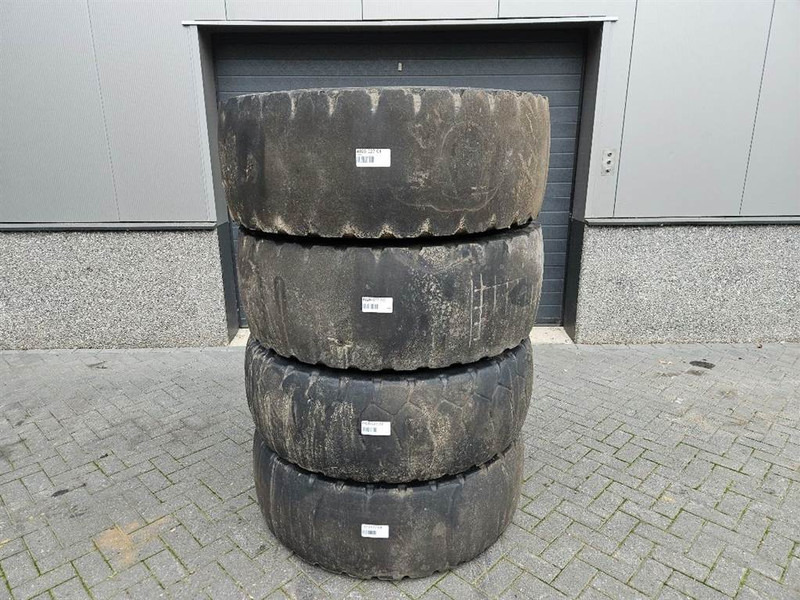 Pneus et jantes pour Engins de chantier Liebherr L514 Speeder-Goodyear 17.5R25-Tire/Reifen/Band: photos 1