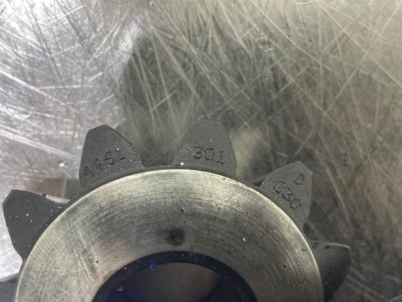 Liebherr L544-5005390/7011644-Differential bevel gear - Essieu et pièces pour Engins de chantier: photos 5 Liebherr L544-5005390/7011644-Differential bevel gear - Essieu et pièces pour Engins de chantier: photos 5