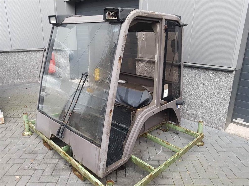 Manitou MLA627 - Cabin/Kabine/Cabine - Cabine et intérieur pour Engins de chantier: photos 3 Manitou MLA627 - Cabin/Kabine/Cabine - Cabine et intérieur pour Engins de chantier: photos 3