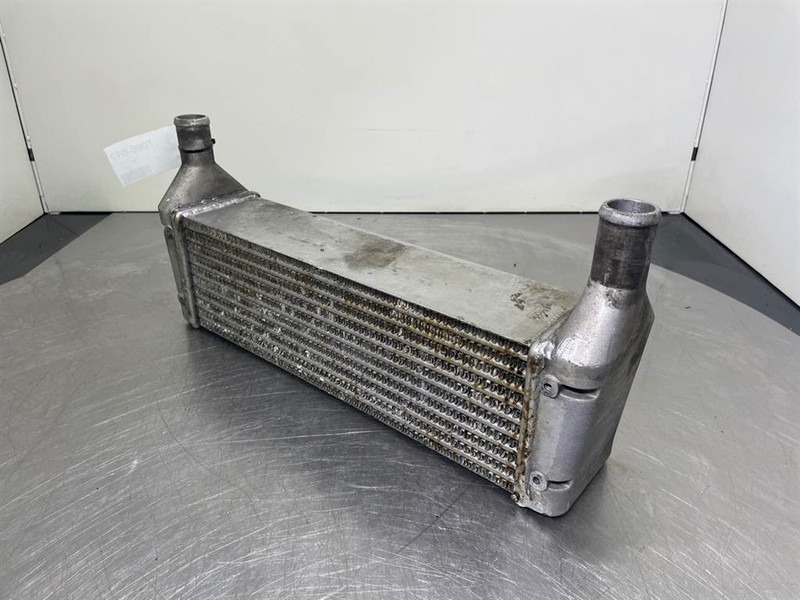 New Holland W110C - Intercooler/Kühler/Koeler - Moteur pour Engins de chantier: photos 2 New Holland W110C - Intercooler/Kühler/Koeler - Moteur pour Engins de chantier: photos 2