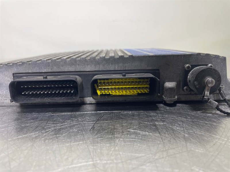 Poclain Smart Drive - ECU/Control box/Steuermodul - Système électrique pour Engins de chantier: photos 2 Poclain Smart Drive - ECU/Control box/Steuermodul - Système électrique pour Engins de chantier: photos 2