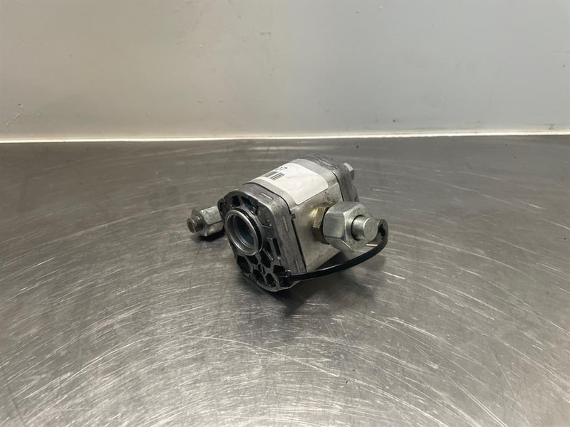 Rexroth 1517222454 - Gearpump/Zahnradpumpe/Tandwielpomp - Hydraulique pour Engins de chantier: photos 1 Rexroth 1517222454 - Gearpump/Zahnradpumpe/Tandwielpomp - Hydraulique pour Engins de chantier: photos 1