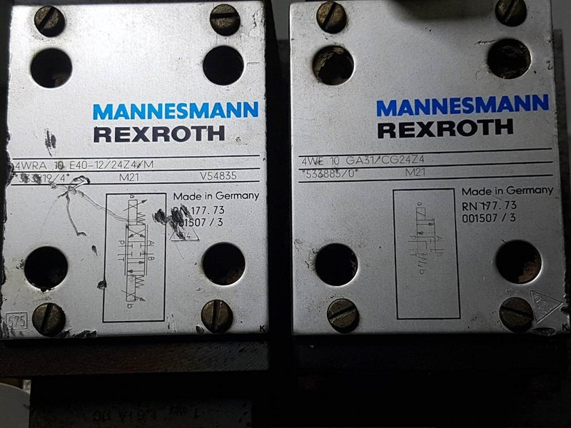 Rexroth 4WE10GA31/CG24Z4 - Valve/Ventile/Ventiel - Hydraulique: photos 4 Rexroth 4WE10GA31/CG24Z4 - Valve/Ventile/Ventiel - Hydraulique: photos 4