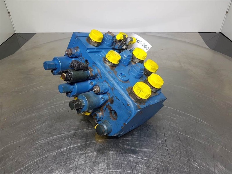 Rexroth M6-1116-00/3M6 - Fiat-Hitachi W170 - Valve - Hydraulique: photos 1 Rexroth M6-1116-00/3M6 - Fiat-Hitachi W170 - Valve - Hydraulique: photos 1