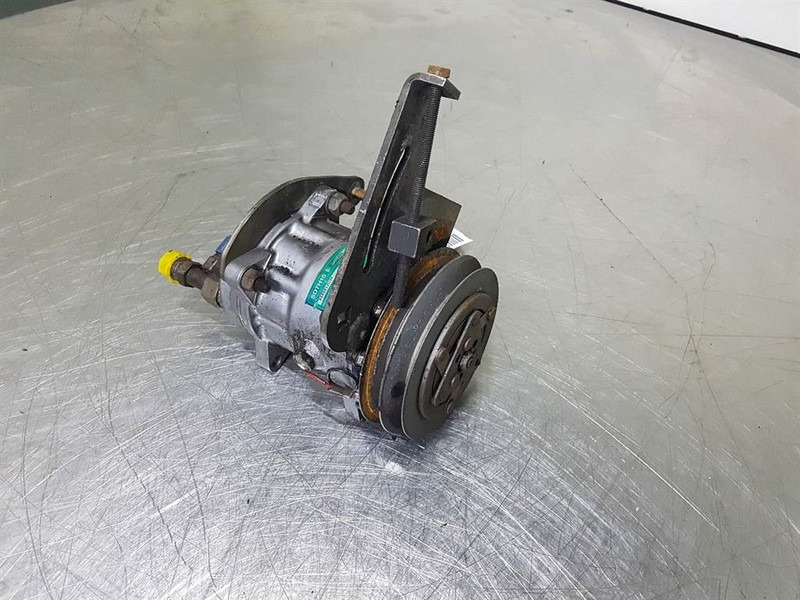 SANDEN SD7H15-8091-Compressor/Kompressor/Aircopomp - Compresseur de climatisation pour Engins de chantier: photos 3 SANDEN SD7H15-8091-Compressor/Kompressor/Aircopomp - Compresseur de climatisation pour Engins de chantier: photos 3