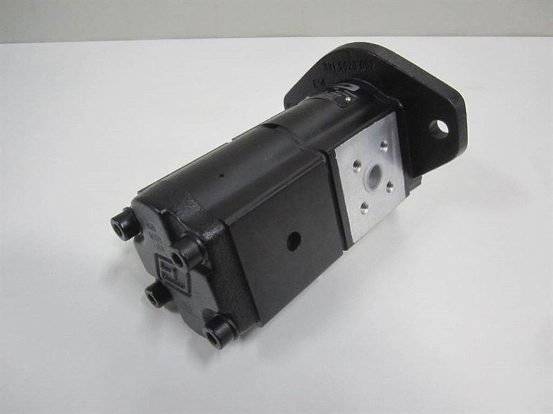 Schaeff SKL833 - 5100661640 - Gearpump/Zahnradpumpe - Hydraulique: photos 2 Schaeff SKL833 - 5100661640 - Gearpump/Zahnradpumpe - Hydraulique: photos 2
