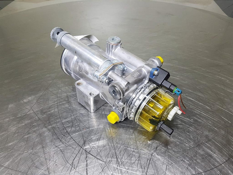 Sennebogen SE1707 - Moteur et pièces pour Engins de chantier: photos 1 Sennebogen SE1707 - Moteur et pièces pour Engins de chantier: photos 1