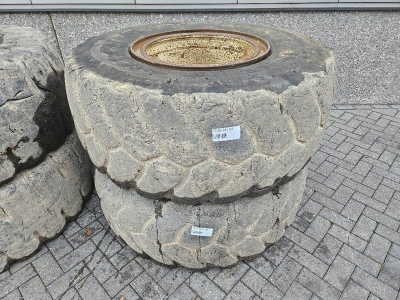 Terex TL260S-20.5R25-Tire/Reifen/Band - Pneus et jantes pour Engins de chantier: photos 2 Terex TL260S-20.5R25-Tire/Reifen/Band - Pneus et jantes pour Engins de chantier: photos 2