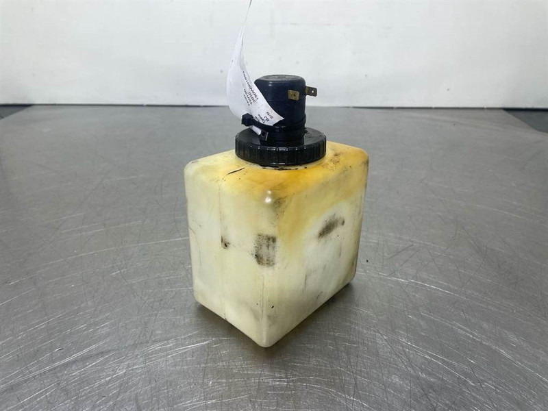 Terex TW150-3602515-Tank/Behälter/Reservoir - Cabine et intérieur pour Engins de chantier: photos 3 Terex TW150-3602515-Tank/Behälter/Reservoir - Cabine et intérieur pour Engins de chantier: photos 3