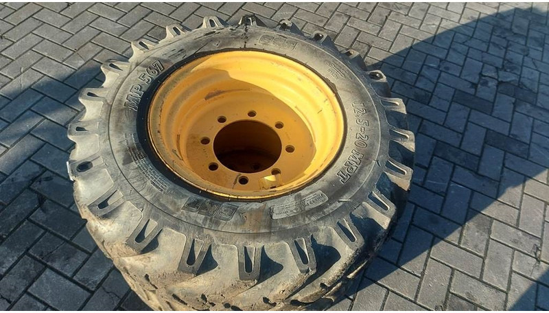 Volvo L30G-BKT 12.5-20-Tire/Reifen/Band - Pneus et jantes pour Engins de chantier: photos 3 Volvo L30G-BKT 12.5-20-Tire/Reifen/Band - Pneus et jantes pour Engins de chantier: photos 3