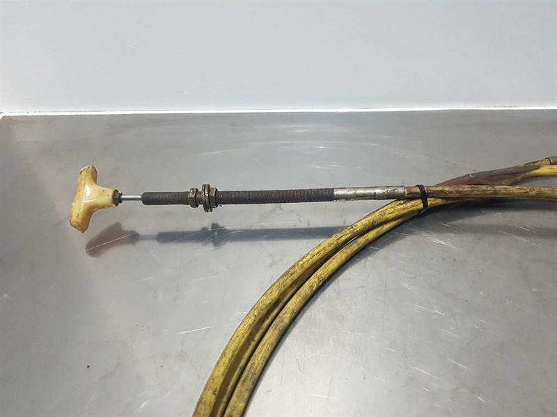 Zettelmeyer ZL801 - Stop cable/Abstellzug/Stopzetkabel - Frame/ Châssis pour Engins de chantier: photos 3 Zettelmeyer ZL801 - Stop cable/Abstellzug/Stopzetkabel - Frame/ Châssis pour Engins de chantier: photos 3