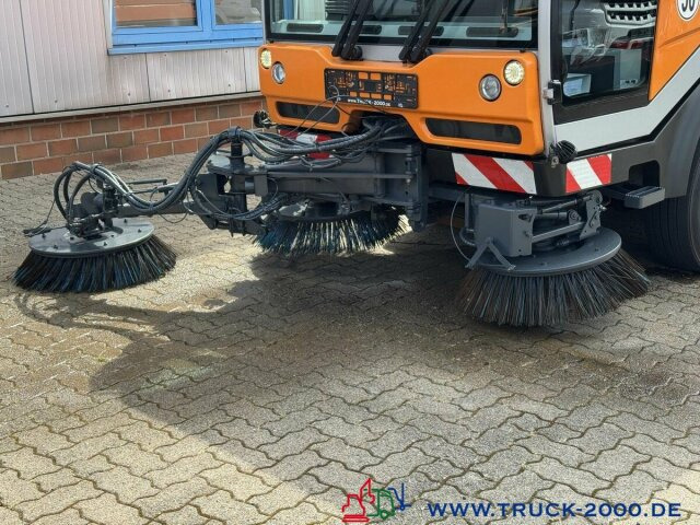 Bucher City Cat 5006 3Besen Sweeper 4 Radlenkung - Balayeuse de voirie: photos 5 Bucher City Cat 5006 3Besen Sweeper 4 Radlenkung - Balayeuse de voirie: photos 5