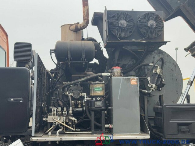 Balayeuse de voirie Mercedes-Benz 1833 Bucher Optifant 70 Separat Motor EasyDrive: photos 13