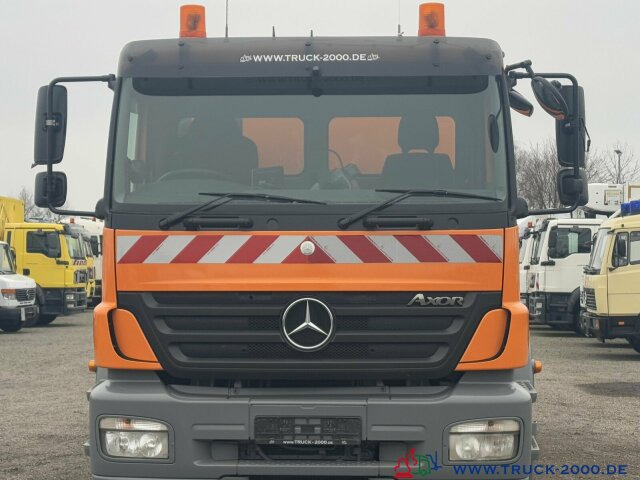 Balayeuse de voirie Mercedes-Benz 1833 Bucher Optifant 70 Separat Motor EasyDrive: photos 9